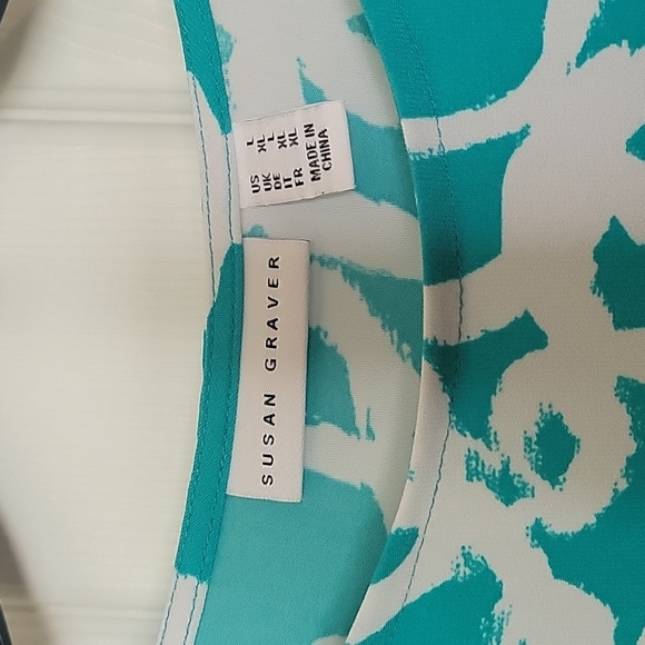 Lot of 2 Women's Large Tops - Picture 4 of 4